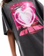 relaxed graphic t-shirt in black