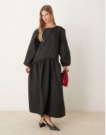 oversized midi dress in black